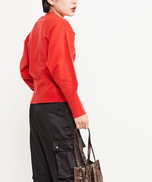 CONVERSE TOKYO（コンバーストウキョウ）の「WAIST TACK SHORT KNIT CARDIGAN（カーディガン/ボレロ・レディース・ベージュ/レッド/グリーン・FREE）」の9枚目の写真