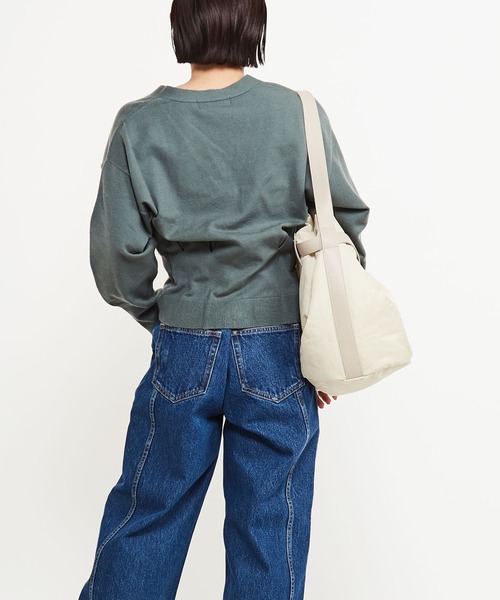 CONVERSE TOKYO（コンバーストウキョウ）の「WAIST TACK SHORT KNIT CARDIGAN（カーディガン/ボレロ・レディース・ベージュ/レッド/グリーン・FREE）」の14枚目の写真
