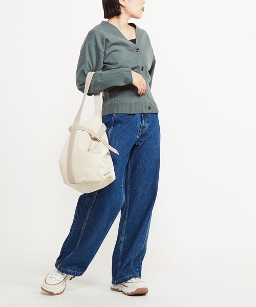 CONVERSE TOKYO（コンバーストウキョウ）の「WAIST TACK SHORT KNIT CARDIGAN（カーディガン/ボレロ・レディース・ベージュ/レッド/グリーン・FREE）」の20枚目の写真