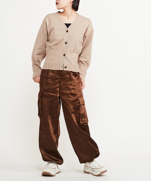 CONVERSE TOKYO（コンバーストウキョウ）の「WAIST TACK SHORT KNIT CARDIGAN（カーディガン/ボレロ・レディース・ベージュ/レッド/グリーン・FREE）」の8枚目の写真