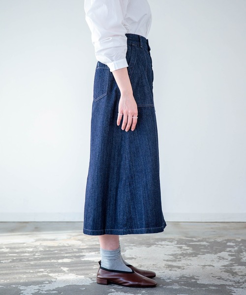 D.M.G.（ドミンゴ）の「[D.M.G. / ディーエムジー] 10ozムラ糸デニム ベイカースカート（デニムスカート・レディース・ワンウォッシュ・S/M）」の16枚目の写真