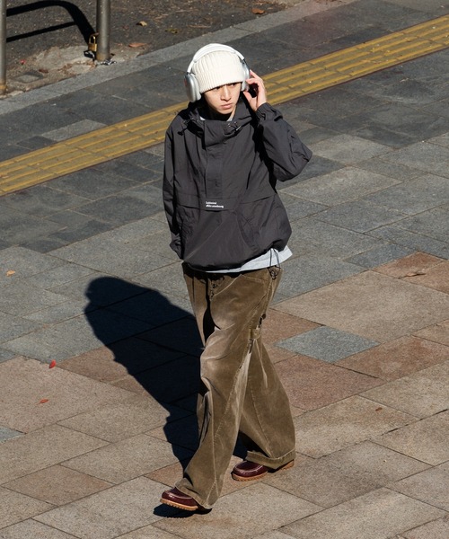 Adoon plain（アドーンプレーン）の「ナイロンアノラックパーカー（ブルゾン・メンズ・チャコールグレー/ブラック・MEDIUM/LARGE）」の4枚目の写真