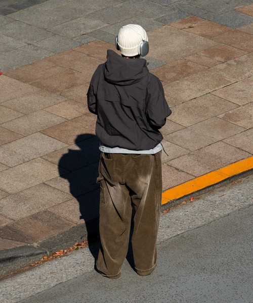 Adoon plain（アドーンプレーン）の「ナイロンアノラックパーカー（ブルゾン・メンズ・チャコールグレー/ブラック・MEDIUM/LARGE）」の5枚目の写真