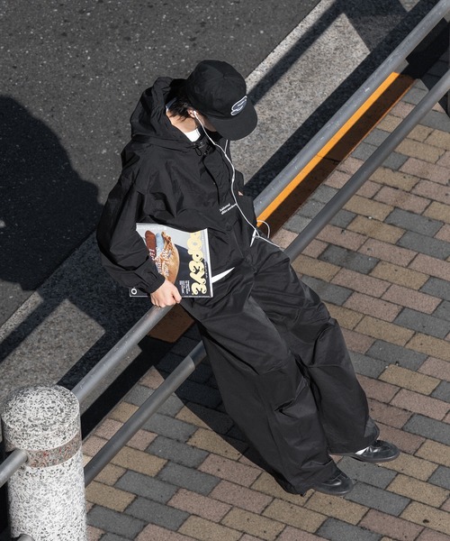 Adoon plain（アドーンプレーン）の「ナイロンアノラックパーカー（ブルゾン・メンズ・チャコールグレー/ブラック・MEDIUM/LARGE）」の15枚目の写真