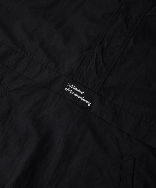 Adoon plain（アドーンプレーン）の「ナイロンアノラックパーカー（ブルゾン・メンズ・チャコールグレー/ブラック・MEDIUM/LARGE）」の13枚目の写真