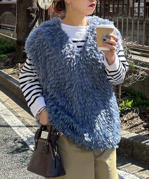 archives（アルシーヴ）の「〈limited〉FEATHER 2WAY VEST（ベスト・レディース・アイボリー/ブルー/グレー・MEDIUM）」の3枚目の写真