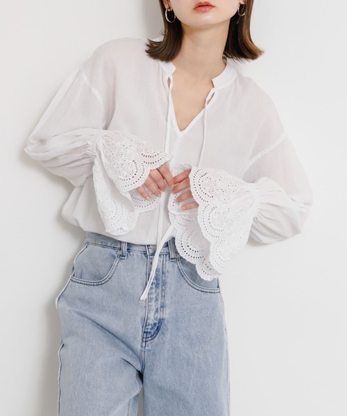 SENSE OF PLACE by URBAN RESEARCH（センスオブプレイスバイアーバンリサーチ）の「スカラップレースヨウリュウブラウス（シャツ/ブラウス・レディース・レッド/オフホワイト/ブラック・ONE）」の2枚目の写真