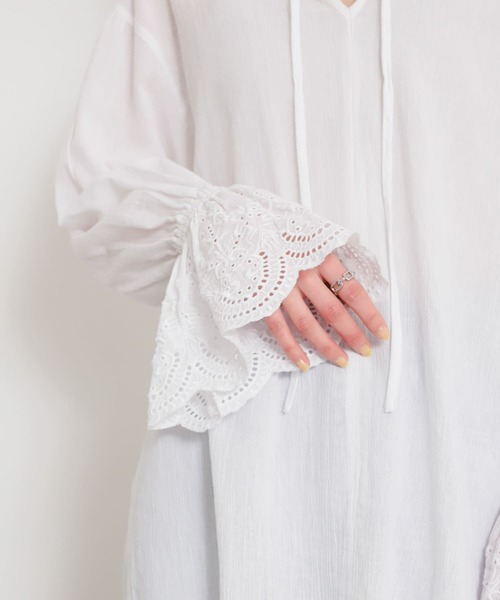 SENSE OF PLACE by URBAN RESEARCH（センスオブプレイスバイアーバンリサーチ）の「スカラップレースヨウリュウブラウス（シャツ/ブラウス・レディース・レッド/オフホワイト/ブラック・ONE）」の20枚目の写真