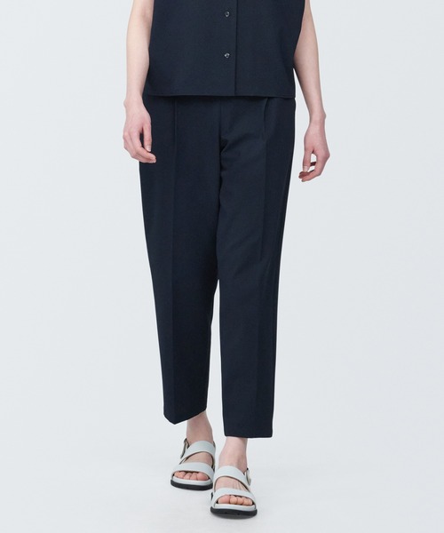 無印良品（ムジルシリョウヒン）の「婦人　風を通すストレッチサッカーテーパードパンツ（その他パンツ・レディース・グレー/ネイビー系/ブラック/ライトグレー・XS/S/M/L/XL）」の4枚目の写真