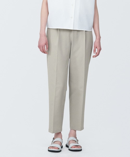 無印良品（ムジルシリョウヒン）の「婦人　風を通すストレッチサッカーテーパードパンツ（その他パンツ・レディース・グレー/ネイビー系/ブラック/ライトグレー・XS/S/M/L/XL）」の3枚目の写真