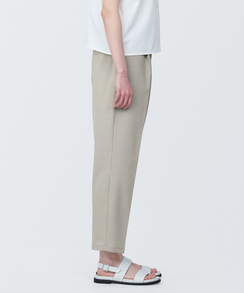 無印良品（ムジルシリョウヒン）の「婦人　風を通すストレッチサッカーテーパードパンツ（その他パンツ・レディース・グレー/ネイビー系/ブラック/ライトグレー・XS/S/M/L/XL）」の22枚目の写真