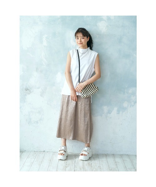 Mafmof（マフモフ）の「Mafmof(マフモフ)8cm厚底プラットフォームビジュースポーツサンダル（サンダル・レディース・ホワイト/ブラック・S/M/L/LL）」の8枚目の写真