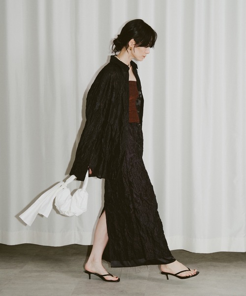 yae（ヤエ）の「2way glitter camisole / カップ付き2wayグリッターキャミソール（チューブトップ・レディース・シルバー/ブラウン・FREE）」の5枚目の写真