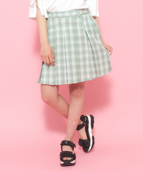 PINK-latte（ピンクラテ）の「◆【130cmあり】さらっと軽いプリーツスカート（スカート・キッズ・ブラック系1/グリーン系その他3/サンドベージュ/ブラック・13/14/15 /16）」の4枚目の写真