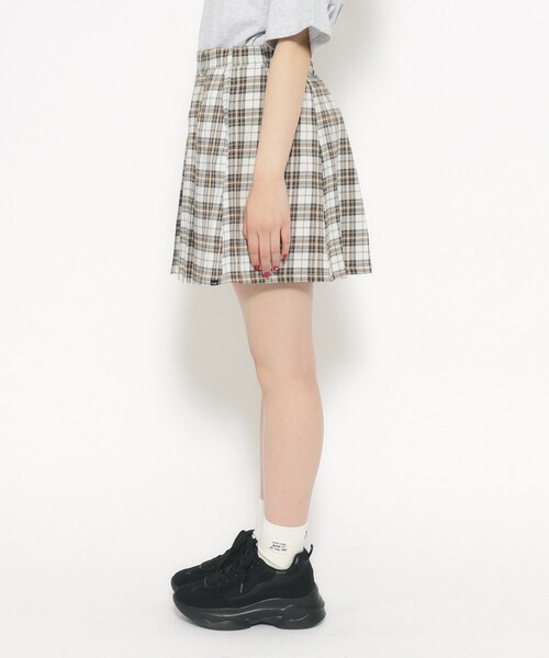 PINK-latte（ピンクラテ）の「◆【130cmあり】さらっと軽いプリーツスカート（スカート・キッズ・ブラック系1/グリーン系その他3/サンドベージュ/ブラック・13/14/15 /16）」の22枚目の写真