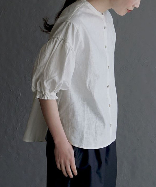 apartment department（アパートメントデパートメント）の「コットン混ラミーリネン シャーリングスリーブブラウス（シャツ/ブラウス・レディース・オフホワイト/ブラック・フリー）」の10枚目の写真