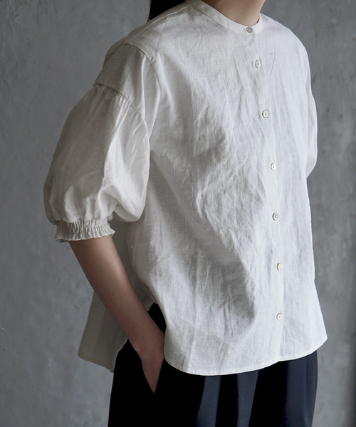 apartment department（アパートメントデパートメント）の「コットン混ラミーリネン シャーリングスリーブブラウス（シャツ/ブラウス・レディース・オフホワイト/ブラック・フリー）」の11枚目の写真
