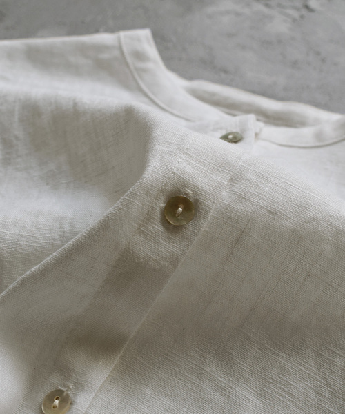 apartment department（アパートメントデパートメント）の「コットン混ラミーリネン シャーリングスリーブブラウス（シャツ/ブラウス・レディース・オフホワイト/ブラック・フリー）」の16枚目の写真