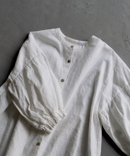 apartment department（アパートメントデパートメント）の「コットン混ラミーリネン シャーリングスリーブブラウス（シャツ/ブラウス・レディース・オフホワイト/ブラック・フリー）」の18枚目の写真