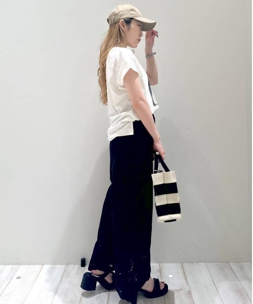 美品 デミルクスビームス 2,3万円 スカラップレースのワイドパンツ B507 美品 デミルクスビームス 2,3万円 スカラップレースのワイド