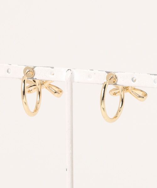 LOWRYS FARM（ローリーズファーム）の「リボンフープイヤリング　123581（イヤリング・レディース・グレー/ベージュ・FREE）」の3枚目の写真