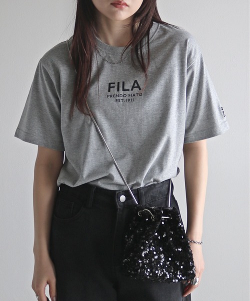 FILA(フィラ)の「FILAロゴプリントTシャツ(Tシャツ/カットソー・レディース・ブラック/ピンク/ホワイト/ネイビー/スミクロ/杢グレー/オフホワイト・XL/L/M)」の5枚目の写真