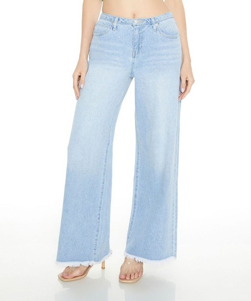 FOREVER 21(フォーエバー トゥエンティーワン)の「デニムワイドパンツ(デニムパンツ・レディース・ライトブルー・24cm/25cm/26cm)」の1枚目の写真