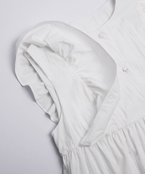 Lajour(ラジュール)の「ラッフルフリルペプラムブラウス(シャツ/ブラウス・レディース・ブラック/ホワイト・フリー)」の19枚目の写真