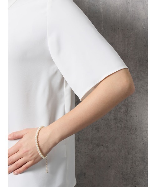 Perfect Suit FActory（パーフェクトスーツファクトリー）の「イレギュラーボウタイブラウス5分袖（シャツ/ブラウス・レディース・オフホワイト/ベージュ/サックスブルー・L/M/S）」の10枚目の写真