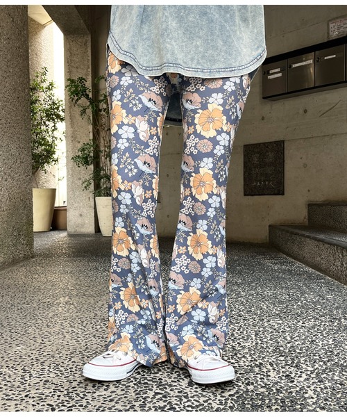 anap mimpi（アナップミンピ）の「フラワーフレアパンツ（スラックス・レディース・モカ/ネイビー・FREE）」の7枚目の写真