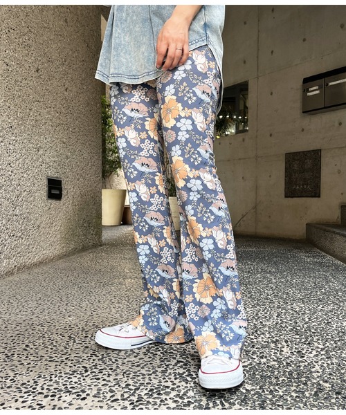 anap mimpi（アナップミンピ）の「フラワーフレアパンツ（スラックス・レディース・モカ/ネイビー・FREE）」の6枚目の写真