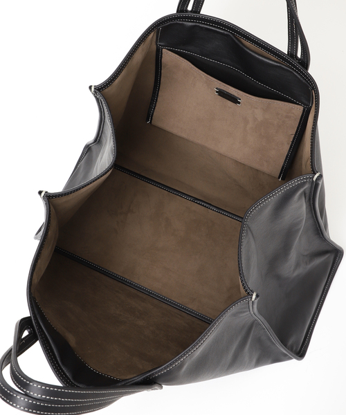 A VACATION 黒レザー横長バッグ A VACATION/ア ヴァケーション】TANK LEATHER BLACK：トートバッグ