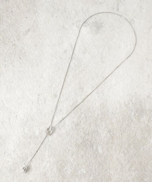 OPAQUE.CLIP（オペークドットクリップ）の「Y字リングスライドネックレス（ネックレス・レディース・ゴールド/シルバー・00）」の2枚目の写真