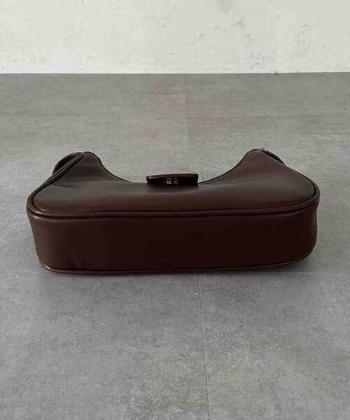 Thevon（ゼボン）の「ハーフムーンワンハンドルバッグ（ショルダーバッグ・レディース・ブラック/マスタード/ダークブラウン・FREE）」の15枚目の写真