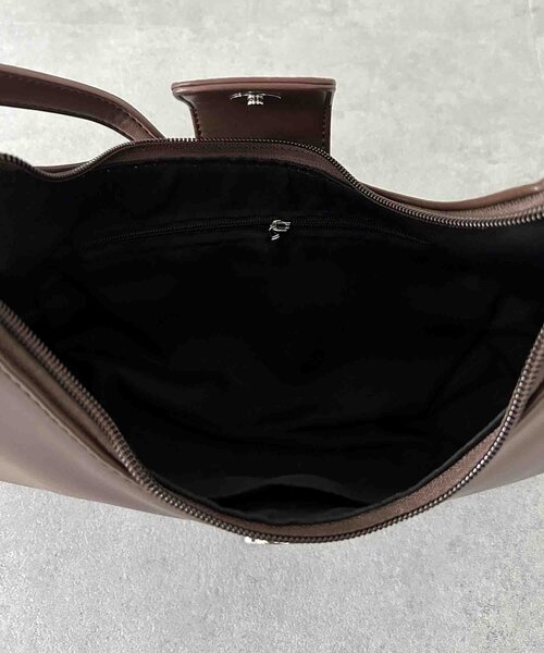 Thevon（ゼボン）の「ハーフムーンワンハンドルバッグ（ショルダーバッグ・レディース・ブラック/マスタード/ダークブラウン・FREE）」の12枚目の写真