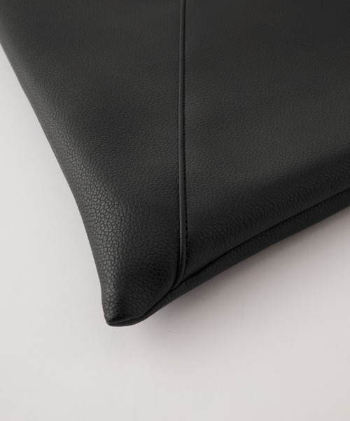 MONO-MART(モノマート)の「【2024AW】-dimensional design-トライアングルトートバッグ(トートバッグ・メンズ・ブラック・FREE)」の4枚目の写真