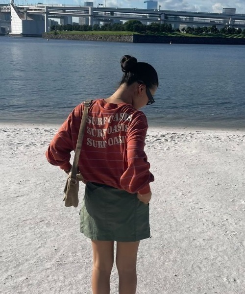 ROXY（ロキシー）の「SURF OASIS/ロキシーバックプリント長袖ロンT（Tシャツ/カットソー・レディース・ブラック/ホワイト/オレンジ/ブラック系その他・MEDIUM/LARGE/SMALL）」の4枚目の写真