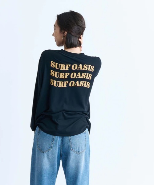 ROXY（ロキシー）の「SURF OASIS/ロキシーバックプリント長袖ロンT（Tシャツ/カットソー・レディース・ブラック/ホワイト/オレンジ/ブラック系その他・MEDIUM/LARGE/SMALL）」の2枚目の写真