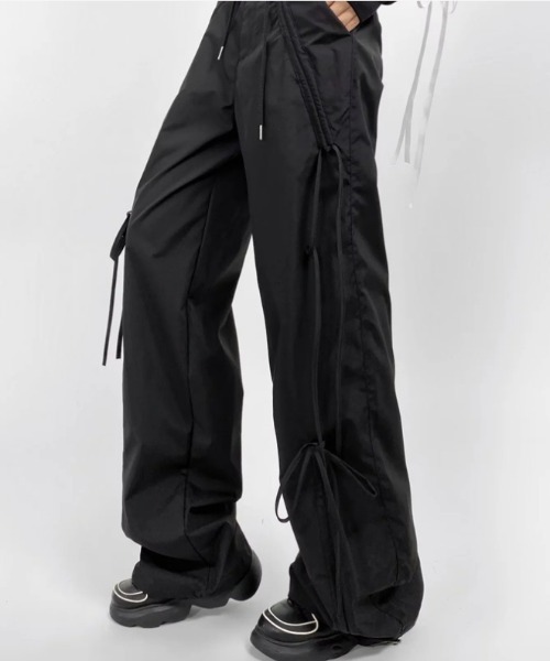 Vipoa(ヴィポア)の「リボンナイロンパンツ(その他パンツ・レディース・ベージュ/ブラック・FREE)」の4枚目の写真