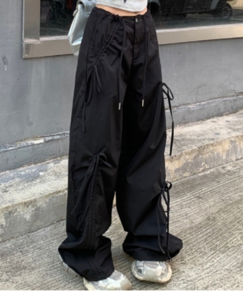 Vipoa(ヴィポア)の「リボンナイロンパンツ(その他パンツ・レディース・ベージュ/ブラック・FREE)」の6枚目の写真