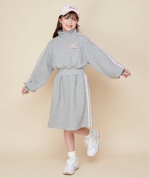 JENNI love（ジェニィラブ）の「【コットン100％】ダブルラインハーフZIPワンピ（ワンピース・キッズ・グレー/ブラック・130cm/140cm/150cm/160cm）」の7枚目の写真