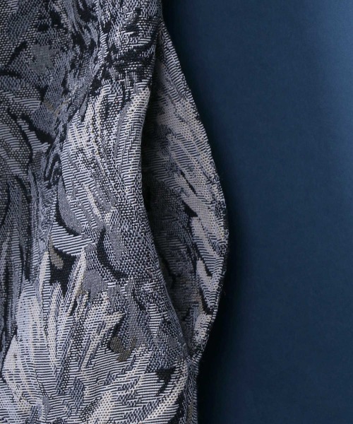 ANPAS（アンパス）の「Monotone Gobelin Weaving Flower Pattern