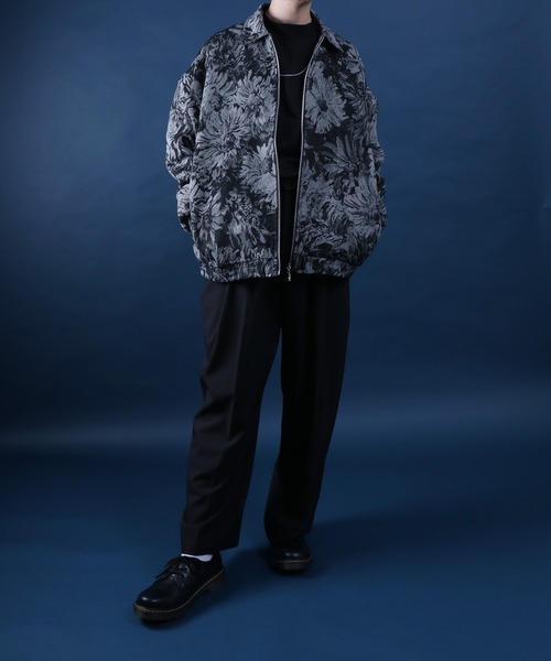 ANPAS（アンパス）の「Monotone Gobelin Weaving Flower Pattern