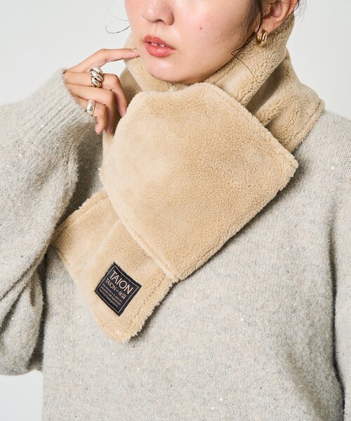 FREAK'S STORE(フリークスストア)の「限定展開 TAION/タイオン MILITARY REVERSIBLE DOWN SCARF ミリタリー リバーシブル ダウン スカーフ(マフラー)(マフラー・レディース・ベージュ/ブラック/オリーブ/オフホワイト・ONE SIZE)」の1枚目の写真