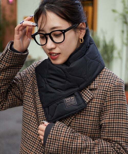 FREAK'S STORE(フリークスストア)の「限定展開 TAION/タイオン MILITARY REVERSIBLE DOWN SCARF ミリタリー リバーシブル ダウン スカーフ(マフラー)(マフラー・レディース・ベージュ/ブラック/オリーブ/オフホワイト・ONE SIZE)」の5枚目の写真