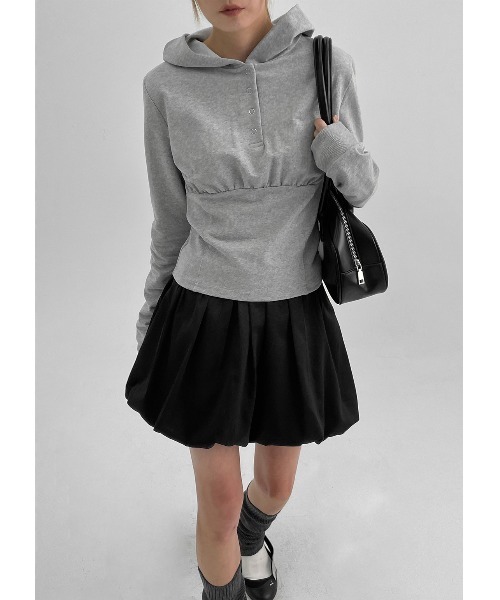 BLACKUP（ブラックアップ）の「[MADE] チェロボタンパーカー長袖Tシャツ（パーカー・レディース・グレー/ブラック・ONESIZE）」の8枚目の写真