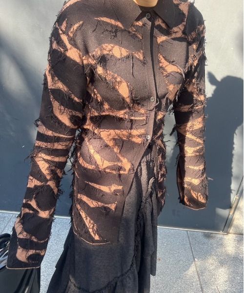 トップス Ameri UND LIKE DAMAGE KNIT TOP Ameri（アメリ）の「UND LIKE DAMAGE KNIT TOP（シャツ/ブラウス