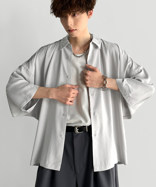 Classical Origin（クラシカルオリジン）の「「雰囲気アガる。」衿刺繍ドレープドルマンシャツ／Embroidered Collar Draped Dolman Shirt（シャツ/ブラウス・メンズ・チャコールグレー/ライトグレー/カーキ・MEDIUM/SMALL/LARGE）」の10枚目の写真