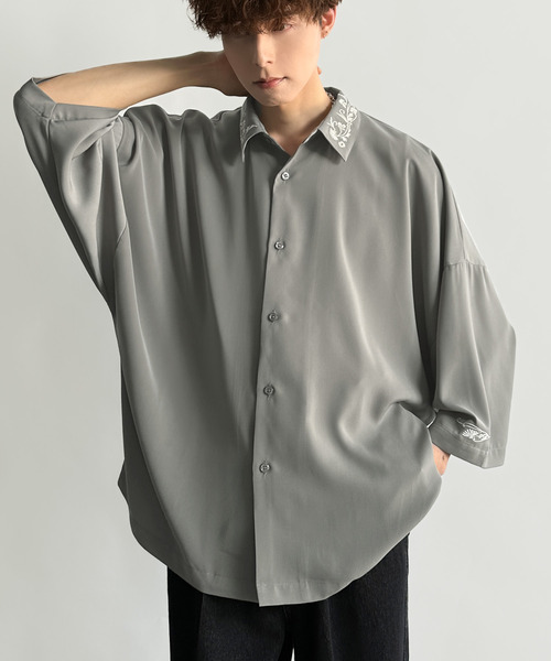Classical Origin（クラシカルオリジン）の「「雰囲気アガる。」衿刺繍ドレープドルマンシャツ／Embroidered Collar Draped Dolman Shirt（シャツ/ブラウス・メンズ・チャコールグレー/ライトグレー/カーキ・MEDIUM/SMALL/LARGE）」の13枚目の写真