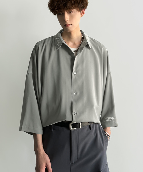 Classical Origin（クラシカルオリジン）の「「雰囲気アガる。」衿刺繍ドレープドルマンシャツ／Embroidered Collar Draped Dolman Shirt（シャツ/ブラウス・メンズ・チャコールグレー/ライトグレー/カーキ・MEDIUM/SMALL/LARGE）」の16枚目の写真
